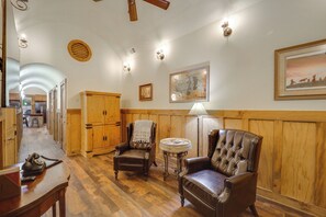 Casa (2 Bedrooms) | Interior