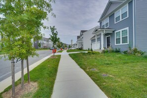 Unclassified image, 3 of 19, button - Harpers Ferry Hub! Cozy Ranson Unit For 2 (Ranson)