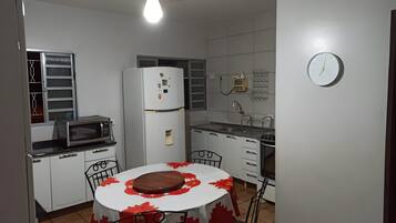 Basic Villa | Dining