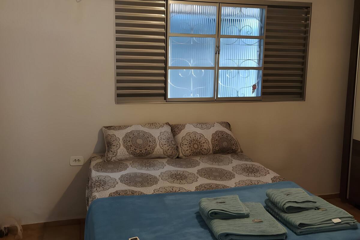 Vila básica | Ferros/tábuas de passar roupa, Wi-Fi de cortesia