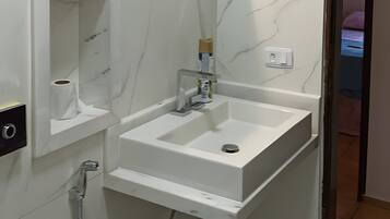 Basic Villa | Bathroom | Towels, toilet paper