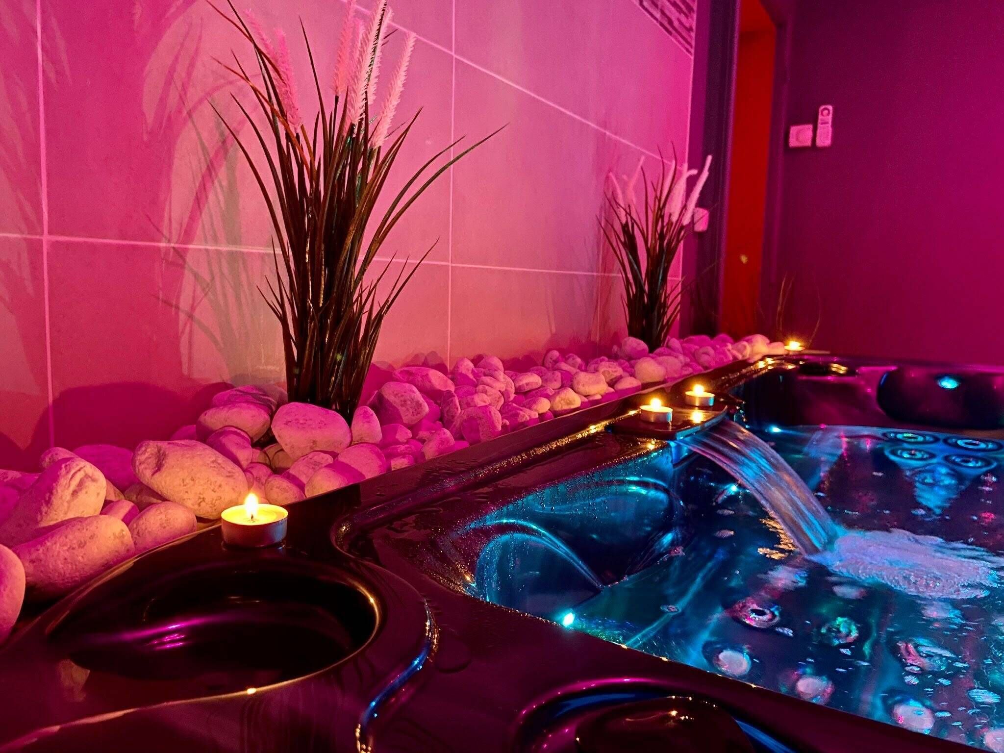 Indoor spa tub