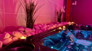 Indoor spa tub
