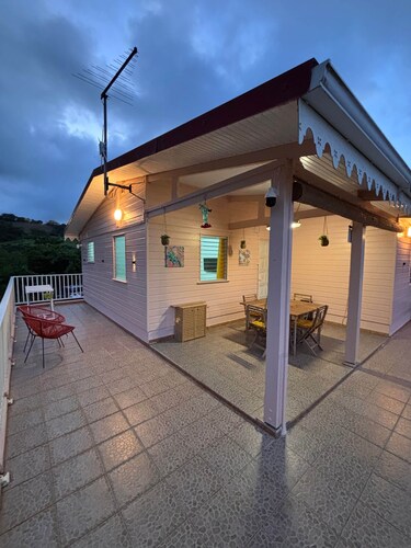 Kaz Alizé: The Tropical Retreat