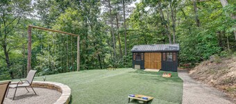Swings, Fire Pit + Views: Shirleysburg Cabin!