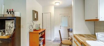 Home With Water Access: Close to Saratoga