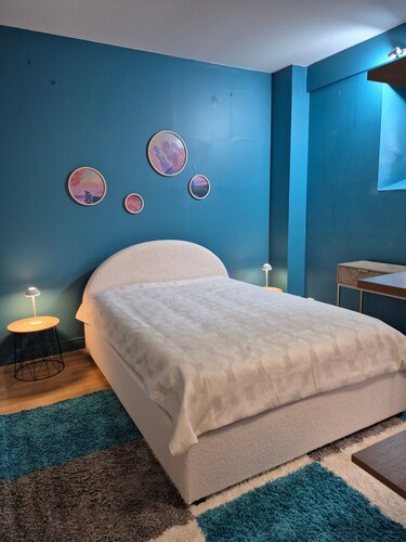 Guest Room "L’annexe De Camillac - Room 2020" with Private Garden and Wi-Fi