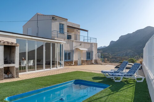 Chalet 'Los Majales' with Private Pool, Wi-Fi, and Air Conditioning
