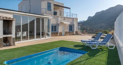 Chalet 'Los Majales' with Private Pool, Wi-Fi, and Air Conditioning