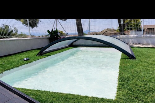 Chalet 'Los Majales' with Private Pool, Wi-Fi, and Air Conditioning