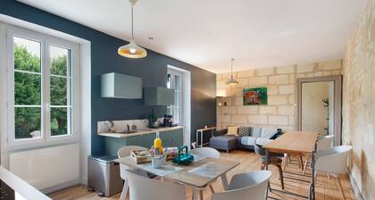 Guest Room “L’annexe De Camillac - Chambre 1920” with Private Garden and Wi-Fi
