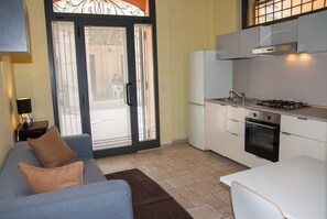Private kitchen - "Le casette del Papero" Vacation Home: Relax Among the Hills and the Sea (Montemarciano)