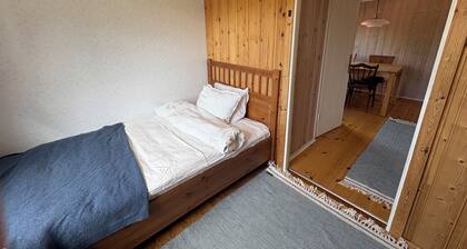 5 minutes to the saltwater baths. Near Smögen, forests, and golf.
