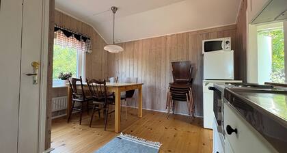 5 minutes to the saltwater baths. Near Smögen, forests, and golf.