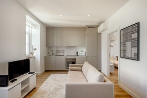 Living area - Rato Modern by Homing (Lisbon)