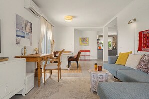 Unclassified image, 3 of 29, button - Apartment 'Casa Luz' with Sea Views (Benalmádena)