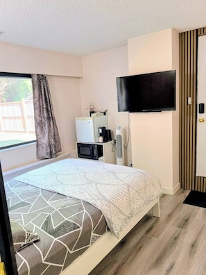 1 bedroom - Room-private Room Own Entrance Self Chec (Delta)