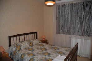 WiFi, bed sheets