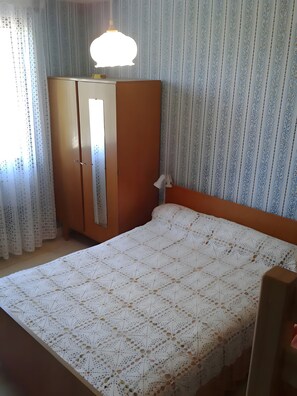 1 bedroom, WiFi, bed sheets