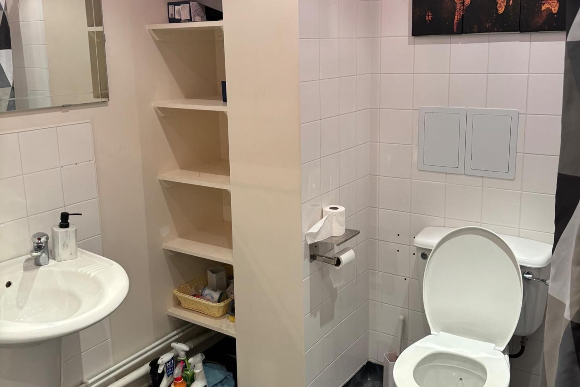 Een douche, handdoeken