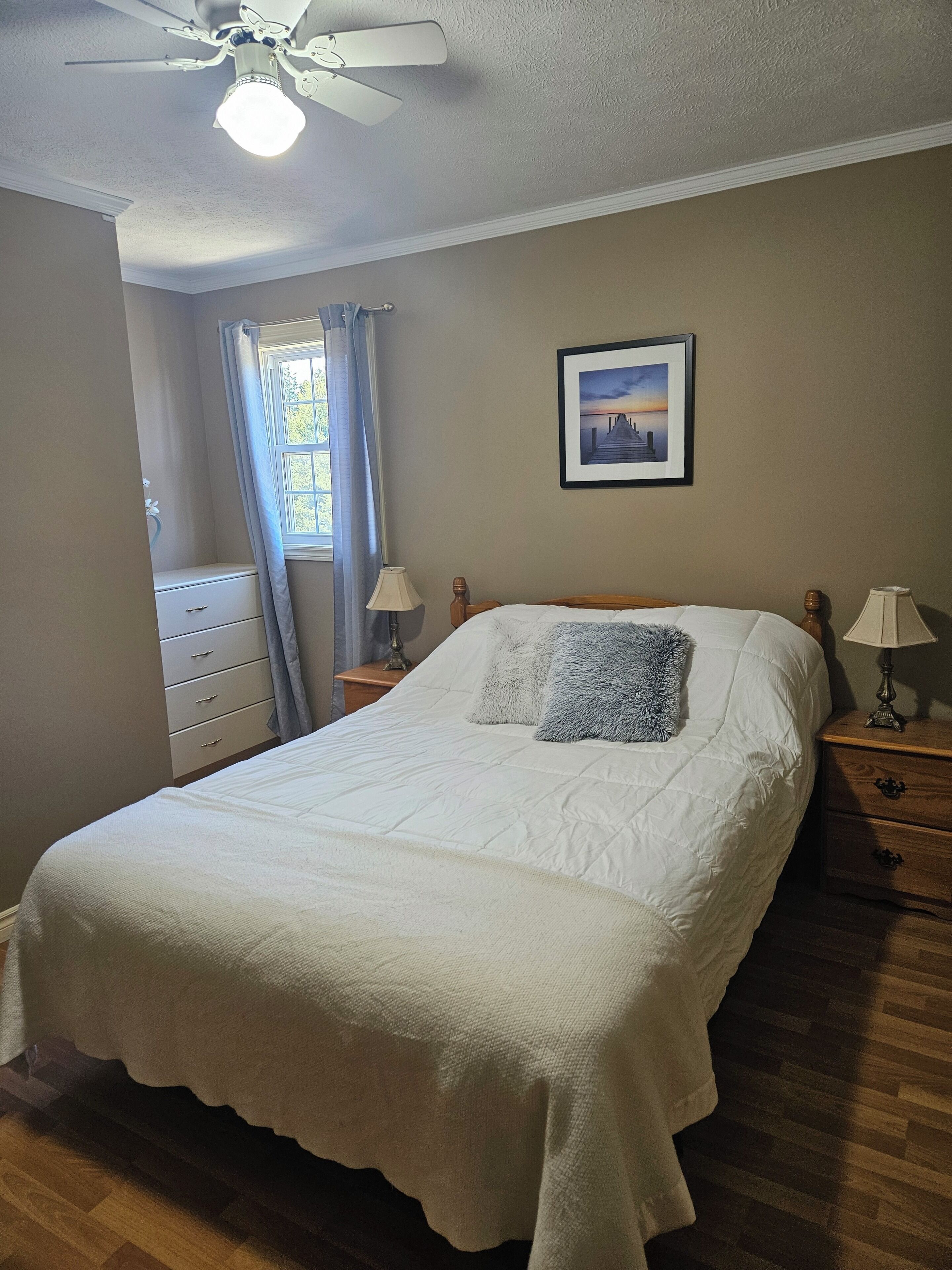 3 chambres, fer et planche à repasser, accès au Wi-Fi (inclus)