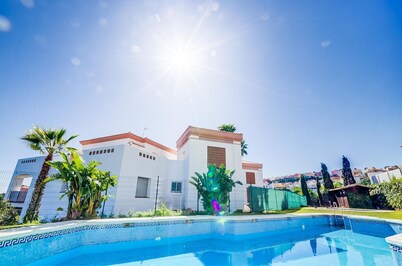 Stunning Apartment With Golf Course and Sea Views