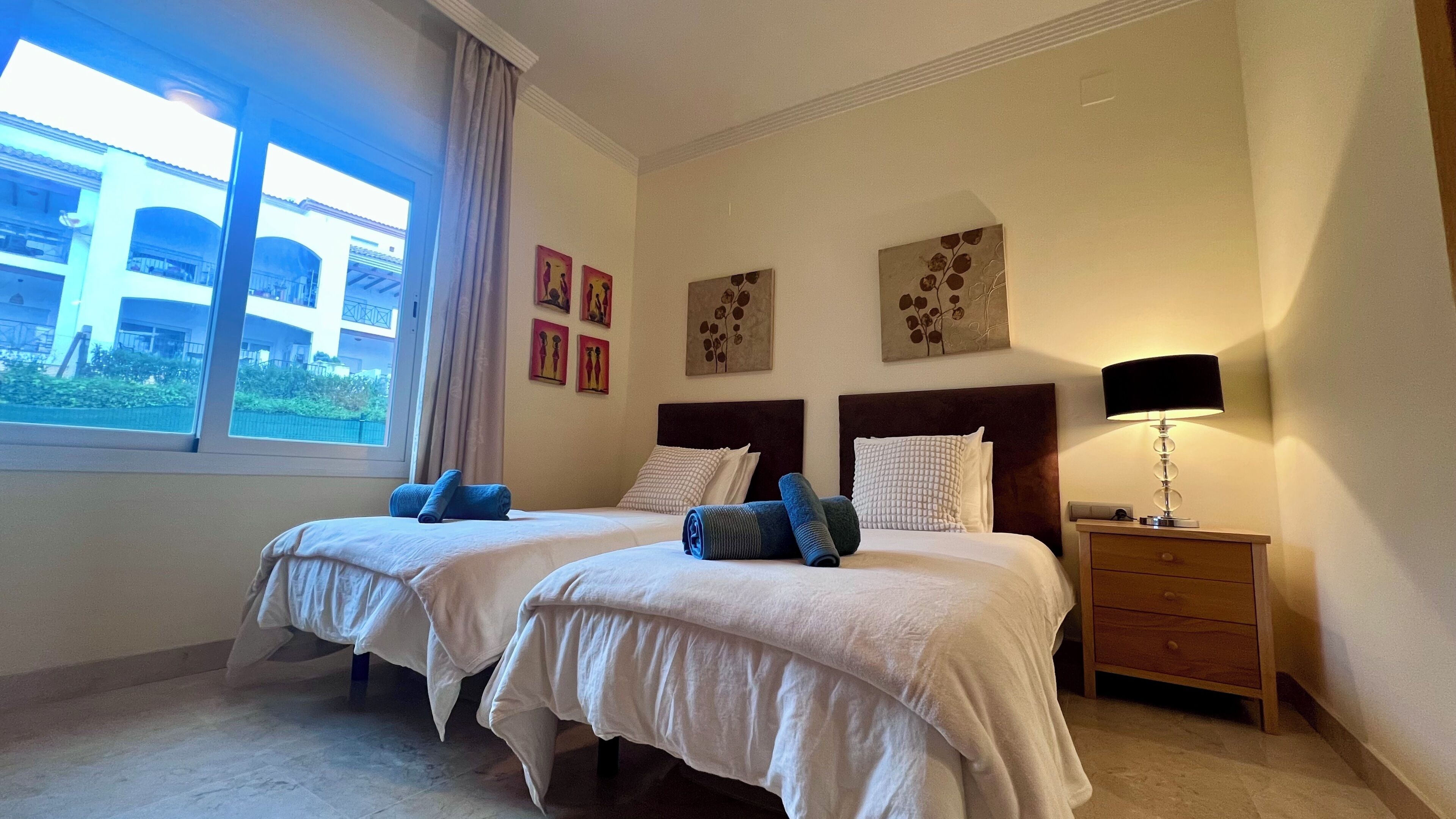 2 bedrooms, desk, iron/ironing board, WiFi