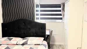 Unclassified image, 2 of 10, button - Room-modern Ensuite Studio Own Entrance (Delta)