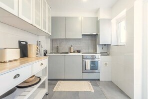 Private kitchen - Sea'Ya Cascais – Apartment in the Heart of Cascais (Cascais)