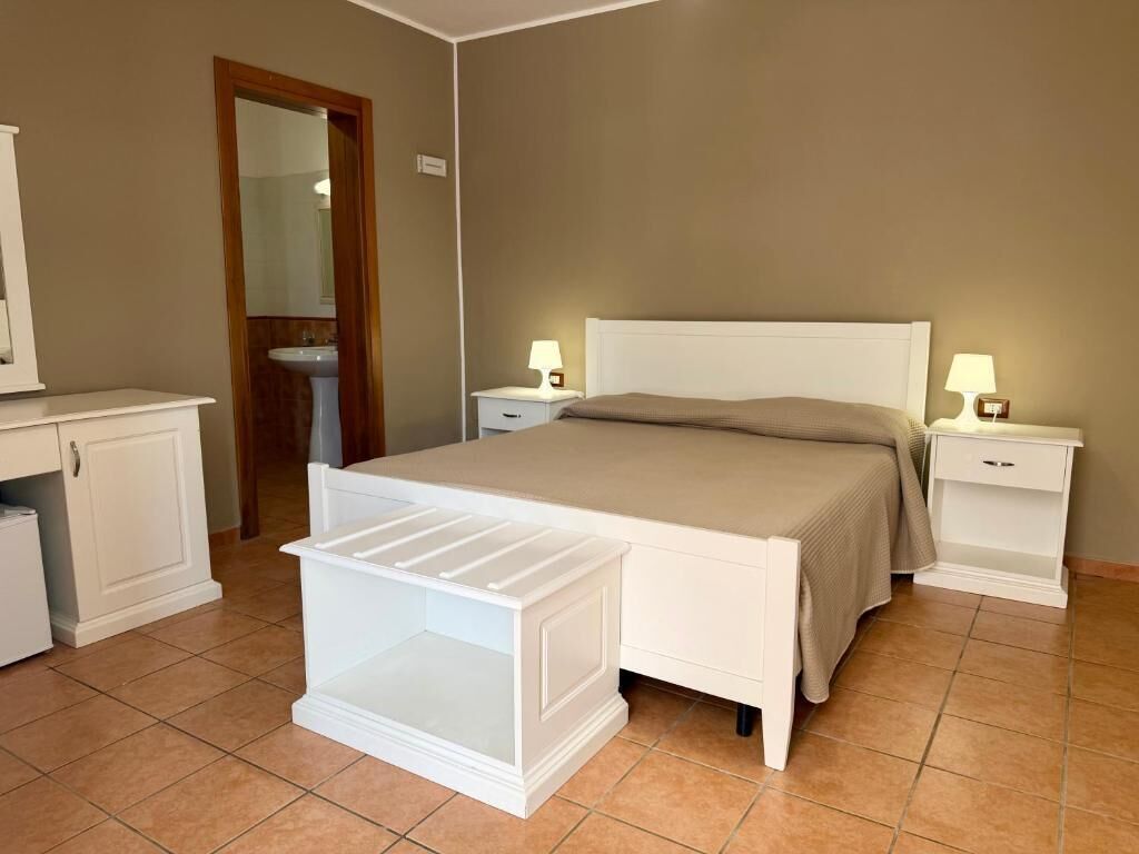 Chambre Triple | Coffres-forts dans les chambres, bureau