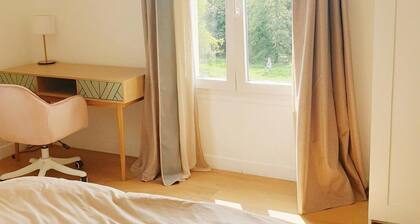 Cottage 'Gîte' with Private Garden, Balcony and Wi-Fi