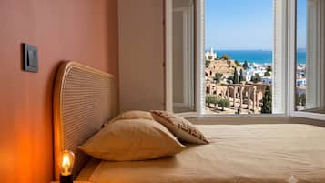 Cortinas blackout, tabla de planchar con plancha y wifi gratis