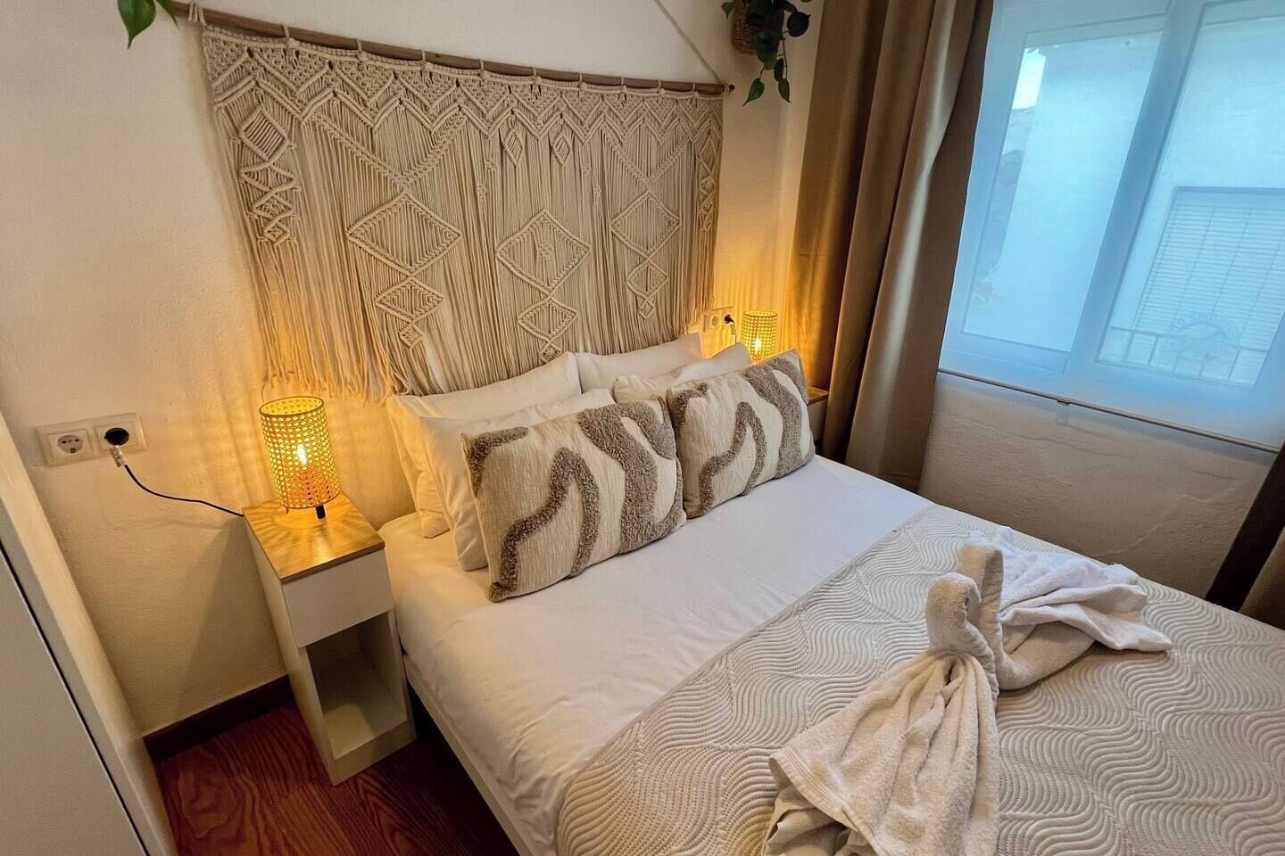 3 bedrooms, desk, iron/ironing board, WiFi