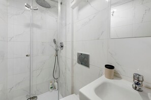Bathroom - Central Apartment "Casa Dos Lagares" (Lisbon)