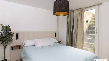 WiFi, bed sheets