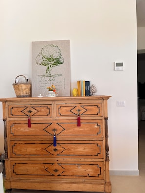 Interior - U Vintarieddu Casa Moresca: a swimming pool and a centuries-old olive grove just three minutes from the sea (Sicilia)