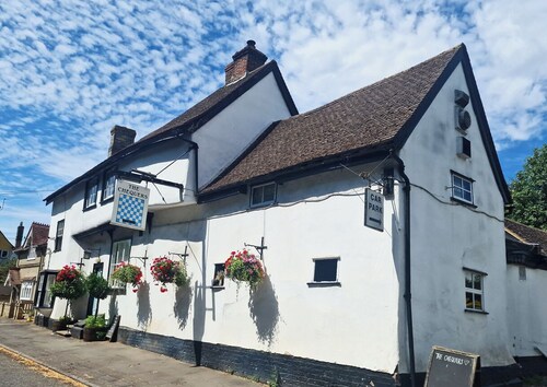Peaceful double room with en-suite, close to Cambridge and Duxford