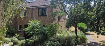 Peaceful double room with en-suite close to Cambridge