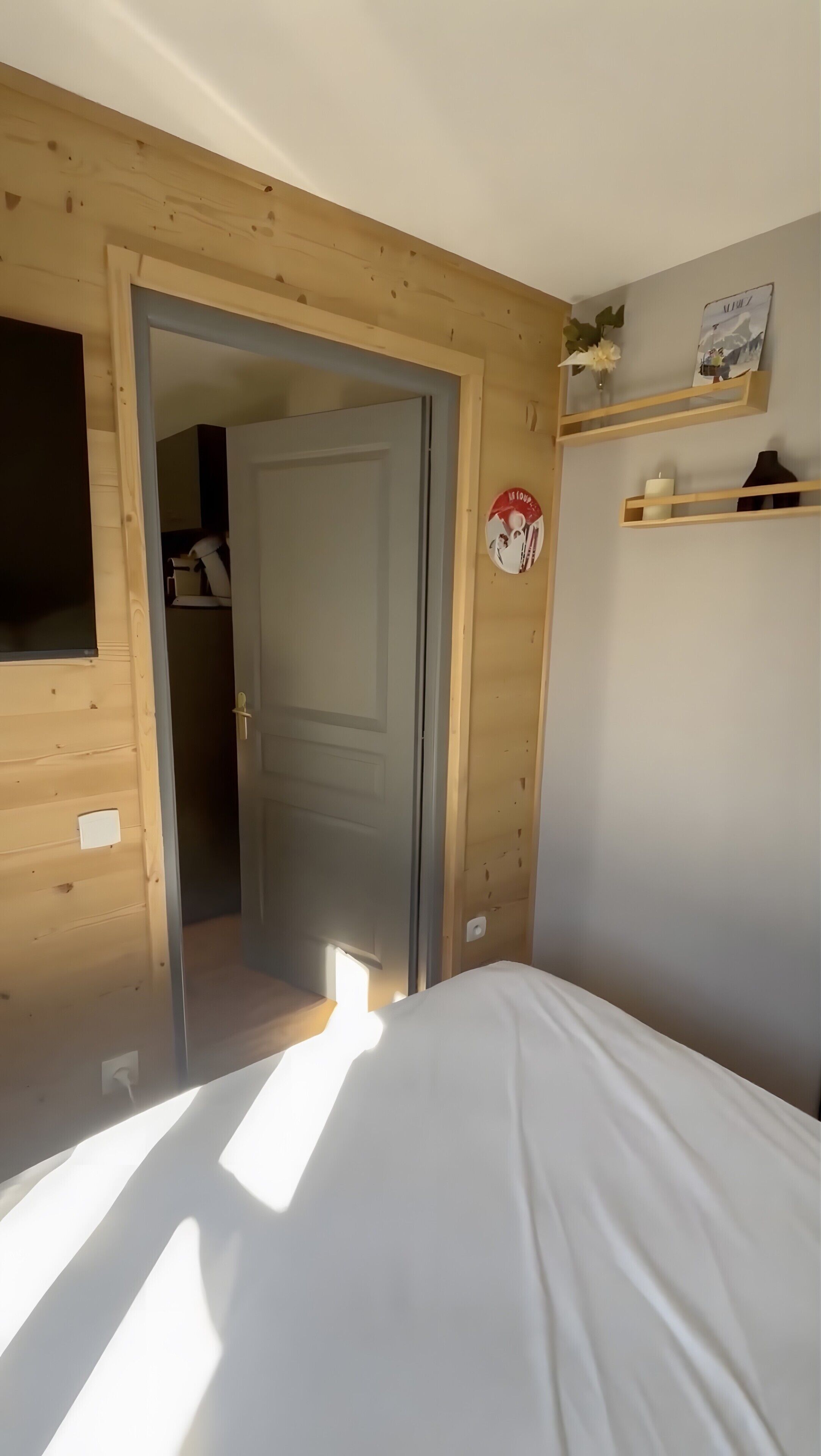 2 chambres, fer et planche à repasser, draps fournis