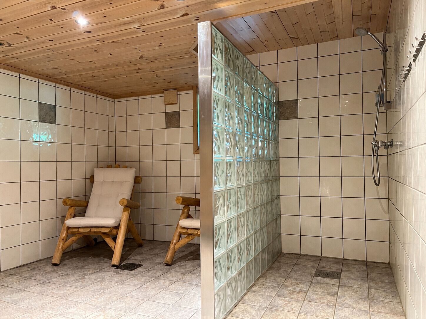 Shower, towels