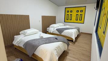 Habitación triple Deluxe, vistas al río | Wifi gratis