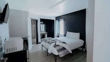Single Room, 1 Queen Bed, Non Smoking | Free WiFi