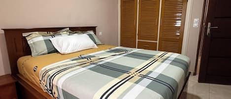 Comfort Apartment | Iron/ironing board, WiFi (free)