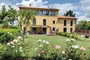 Exterior - Two-Bedroom Apartment with Private Garden in a Villa with a Pool (Toscana)