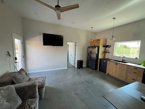 Living area - Purple Catalina’s Foothills private central guesthouse quiet desert gem near TMC (Tucson)