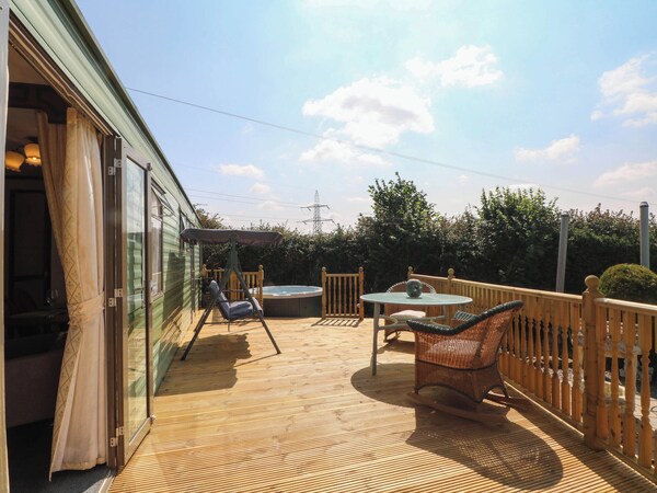 Buzzards Retreat - Cheshire