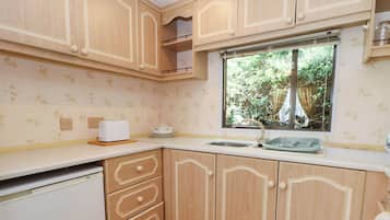 Cookware/dishes/utensils