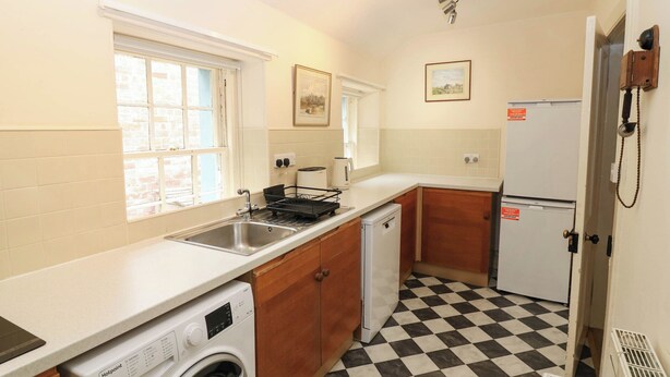 Dishwasher, cookware/dishes/utensils