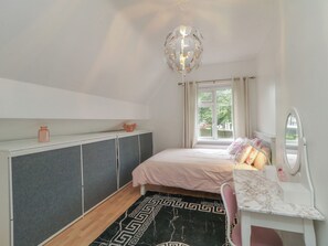 6 slaapkamers, gratis wifi, individueel gedecoreerd