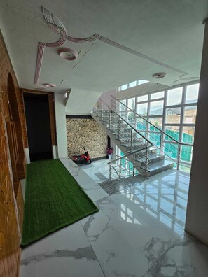 Ảnh chưa phân loại, 5 trong số 61 ảnh, nút